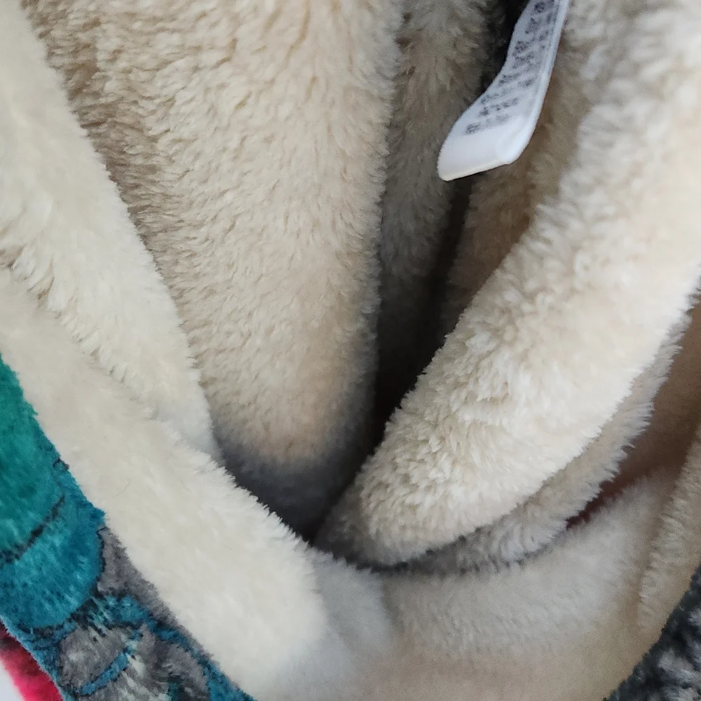 Floral Drawstring Shoulder Bag in Gray with Multicolor Blooms - Picture 6 of 6